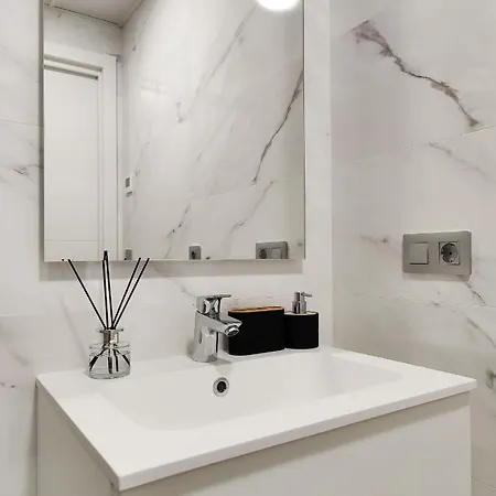 Sunset Cliffs Sunny Aparts דירה בנידורם